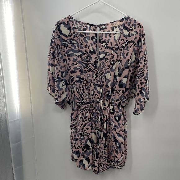 Spin USA Romper Size Medium - Picture 1 of 8